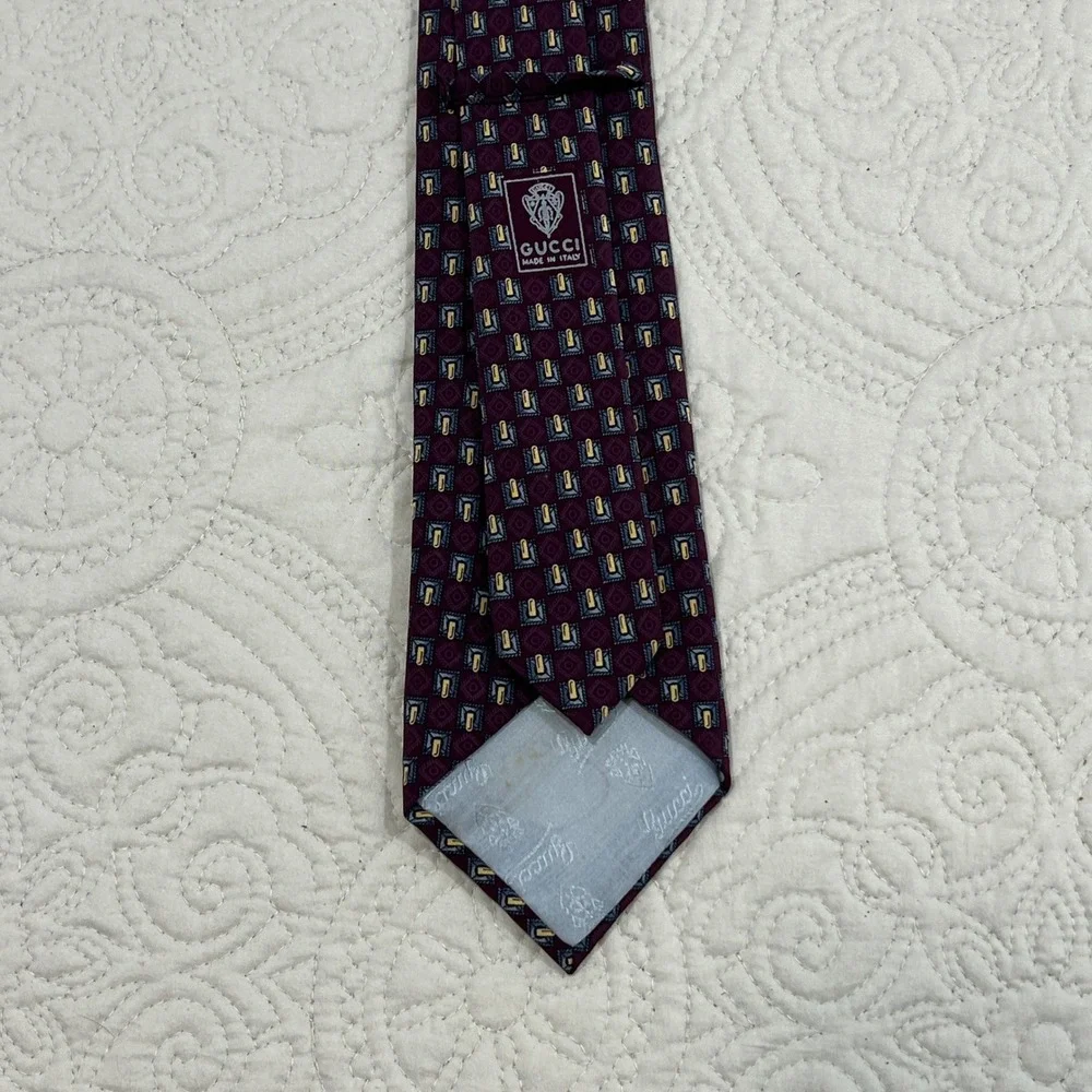 Gucci Mens Silk Necktie Burgundy Navy Gold Geometric Square‎ GG Logo Italy Made